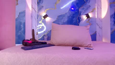 Lorrayne online show from 10.28.25