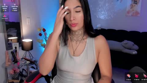  Laura  Independent Model  online show from 02.05.25