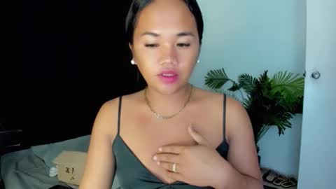 _lovelyyan69_ online show from 12.20.25