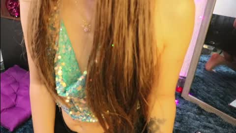 Snapshot of _lucy_white_ chatting on 12.30.24 Lucy online show from 12.30.24