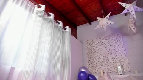 Snapshot of _luna_dupont_ chatting on 02.07.25  Luna  online show from 02.07.25