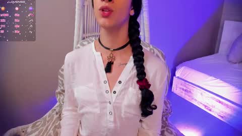 Snapshot of _luna_dupont_ chatting on 02.28.25  Luna  online show from 02.28.25