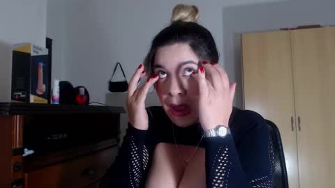 Snapshot of _lunagold_ chatting on 02.04.26 _lunagold_ online show from 02.04.26