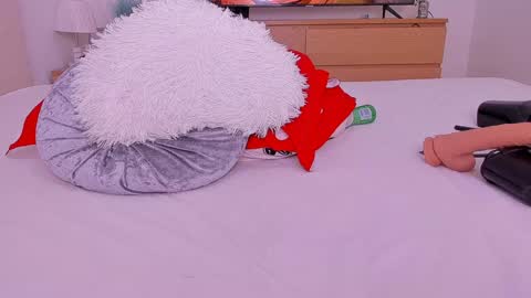 Lynna online show from 02.05.25