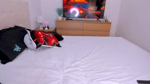 Lynna online show from 03.27.26