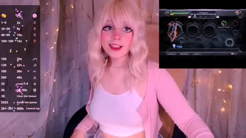 Snapshot of _marcelline_ chatting on 10.25.25 Kira online show from 10.25.25