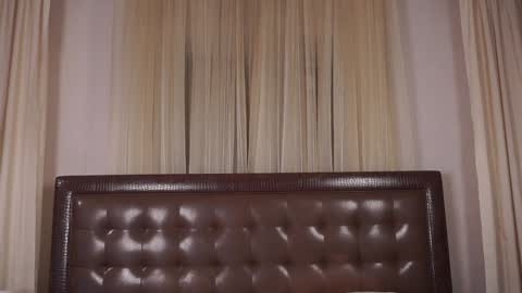  Gwen  online show from 12.14.24