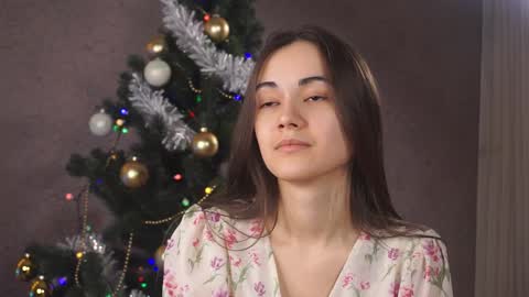  Gwen  online show from 12.24.24