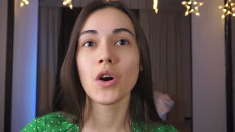  Gwen  online show from 12.28.24