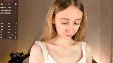  Gwen  online show from 10.19.25