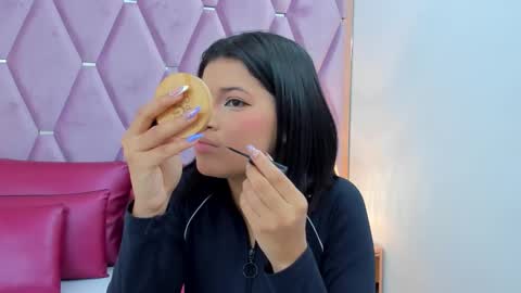 Nahayo  online show from 12.17.25