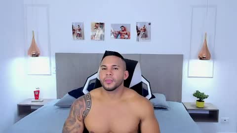 Snapshot of _matthew_santos_ chatting on 05.10.26 _matthew_santos_ online show from 05.10.26
