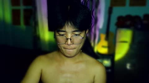 Snapshot of _maxurbate chatting on 12.20.25 MAX Dont forget to follow online show from 12.20.25