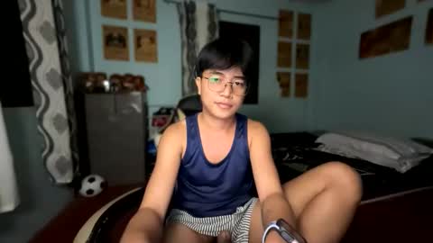 Snapshot of _maxurbate chatting on 01.11.26 MAX Dont forget to follow online show from 01.11.26