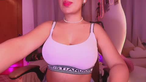 Snapshot of _megan_akbar chatting on 04.05.26 Marce online show from 04.05.26