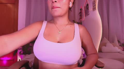 Snapshot of _megan_akbar chatting on 04.30.26 Marce online show from 04.30.26