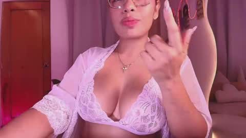 Snapshot of _megan_akbar chatting on 05.07.26 Marce online show from 05.07.26