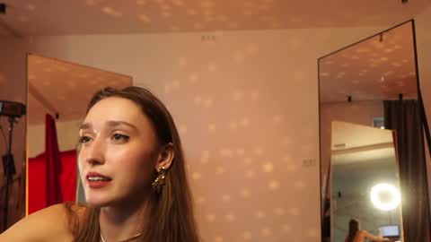Snapshot of _meganmeow_ chatting on 12.06.24  Saturday - start 2030-2130 GMT online show from 12.06.24