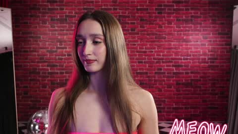Snapshot of _meganmeow_ chatting on 10.11.25  Saturday - start 2030-2130 GMT online show from 10.11.25