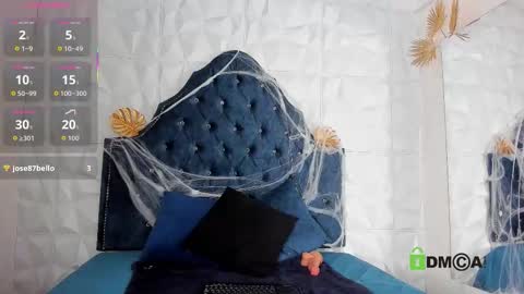 Snapshot of _mia_milf_ chatting on 10.12.25 _mia_milf_ online show from 10.12.25