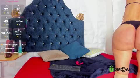 Snapshot of _mia_milf_ chatting on 02.25.26 _mia_milf_ online show from 02.25.26