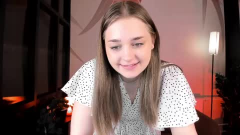 Snapshot of _mila_luna_ chatting on 05.12.26 _mila_luna_ online show from 05.12.26