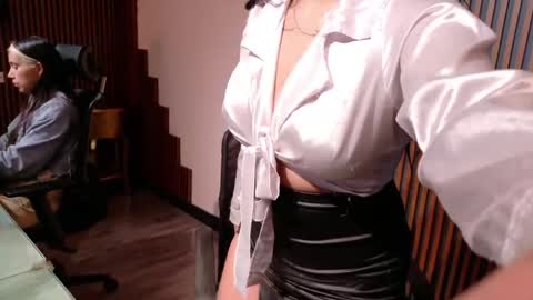 Call me Miley  online show from 04.15.26