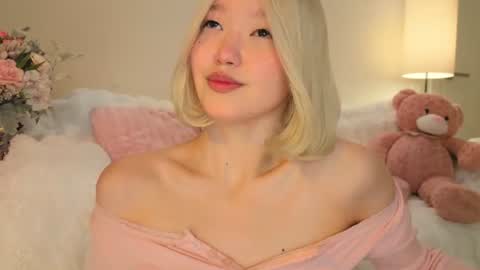 Snapshot of _milli_sun chatting on 06.25.26 Kim online show from 06.25.26