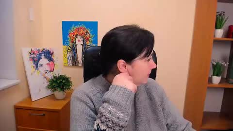 Snapshot of _miranda_sun chatting on 02.12.25 Miranda online show from 02.12.25