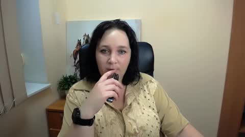 Snapshot of _miranda_sun chatting on 09.23.25 Miranda online show from 09.23.25