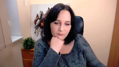 Snapshot of _miranda_sun chatting on 10.15.25 Miranda online show from 10.15.25