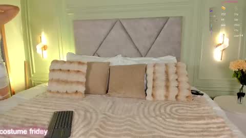 kimberley cruz online show from 10.08.25