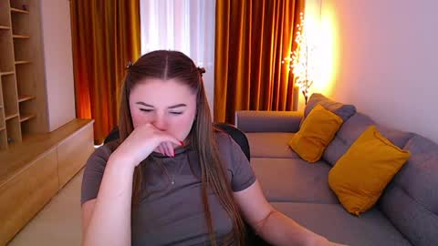 Snapshot of _miss_mia chatting on 04.23.26 Mia online show from 04.23.26