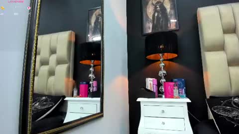 Snapshot of _missemilyy chatting on 07.04.26 Emily online show from 07.04.26