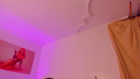 mizuki  online show from 02.05.25