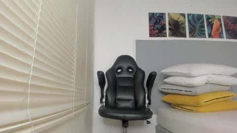 _molly_rosse_ online show from 04.14.26