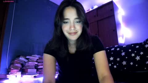 Snapshot of _moon_cake_ chatting on 12.20.24 Next stream 950 pm Colombia time xd online show from 12.20.24