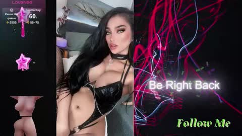Snapshot of _morganmoore_ chatting on 12.23.25 MORGAN KEEP ON FOLLOWING online show from 12.23.25