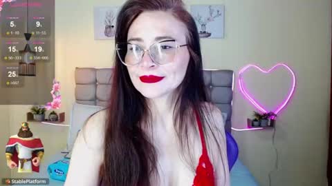 Snapshot of _naomi_s chatting on 06.19.26 _naomi_s online show from 06.19.26