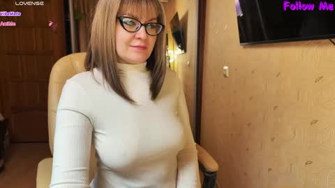 Snapshot of _natali_ chatting on 03.30.26 MagicWoman online show from 03.30.26