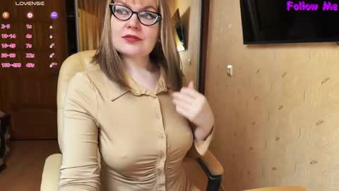 Snapshot of _natali_ chatting on 05.27.26 MagicWoman online show from 05.27.26