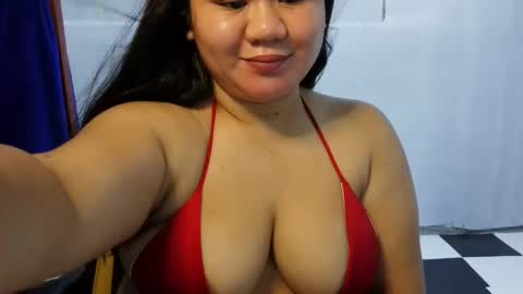 Snapshot of _natalieey chatting on 02.20.26 nics online show from 02.20.26