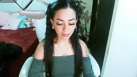 Snapshot of _natashaa19 chatting on 02.23.25 Natasha Rodriguez independent model online show from 02.23.25
