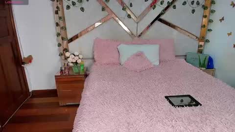 Snapshot of _natashaa19 chatting on 09.19.25 Natasha Rodriguez independent model online show from 09.19.25