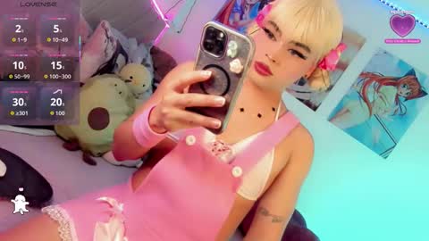 Snapshot of _natsuki chatting on 12.14.25 _natsuki online show from 12.14.25