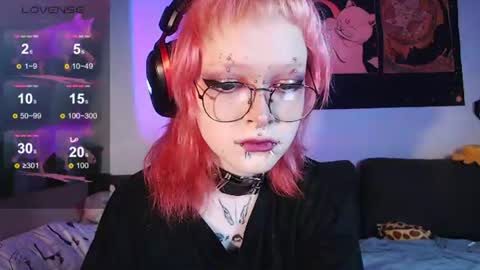 Snapshot of _nicole_meow_ chatting on 06.12.26 Nicole online show from 06.12.26