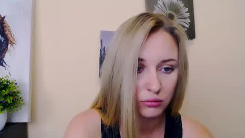 Snapshot of _nicole_new chatting on 06.25.26 Nica online show from 06.25.26