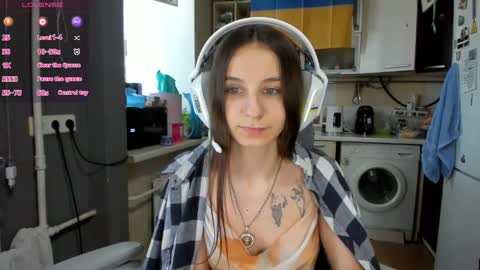 Snapshot of _nika_kik chatting on 04.28.26 Nika online show from 04.28.26