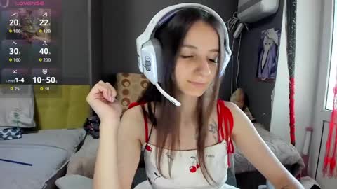 Snapshot of _nika_kik chatting on 05.21.26 Nika online show from 05.21.26