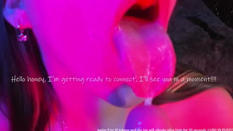 Snapshot of _noahjones chatting on 12.21.24 _noahjones online show from 12.21.24